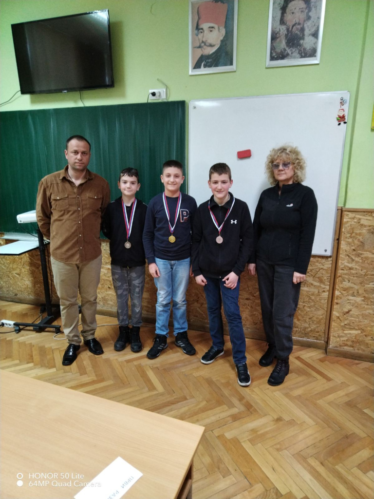 IMG-ecc4cfe90fc365a82c9a3e6c475e5180-V.jpg IMG-ecc4cfe90fc365a82c9a3e6c475e5180-V.jpg